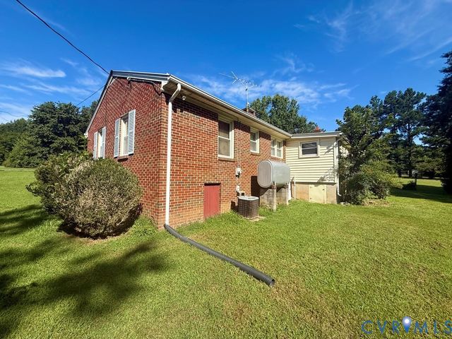 585 Southern Dr, Keysville, VA 23947