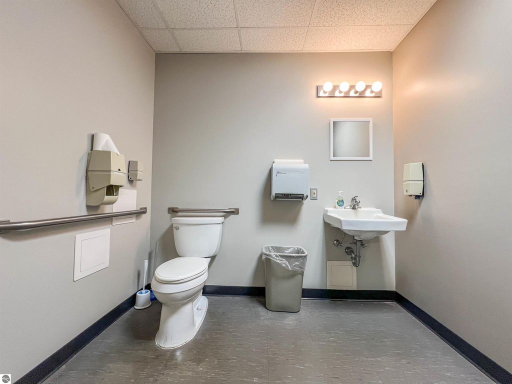 Image 17 of property listing at 1337 N Mitchell Street, Cadillac, MI 49601