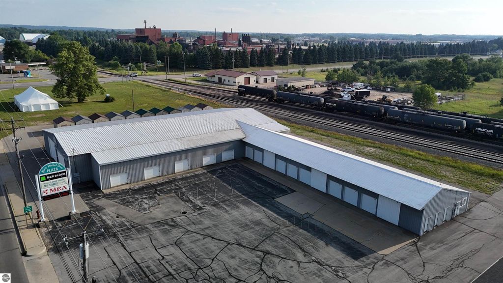 Image 33 of property listing at 1337 N Mitchell Street, Cadillac, MI 49601