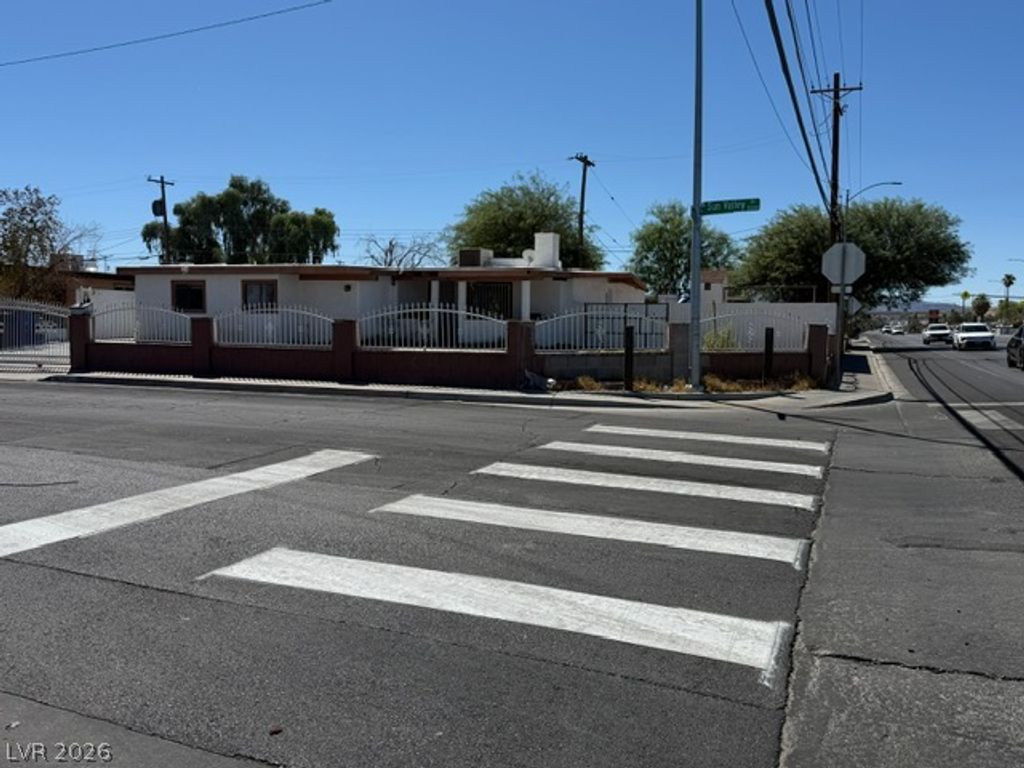 5027 Sun Valley Drive, Las Vegas, NV 89122 — exterior