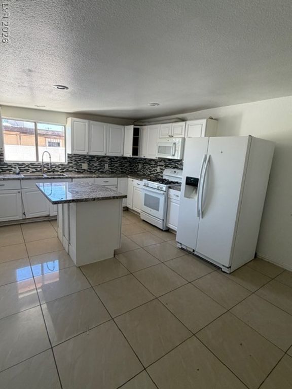 5027 Sun Valley Drive, Las Vegas, NV 89122 — photo 3