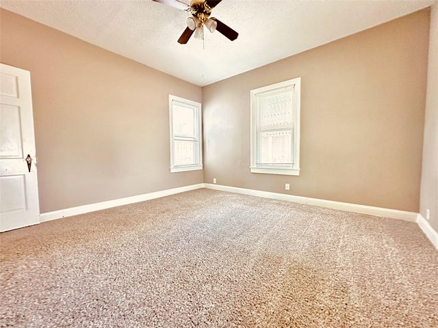 916 E 37th ST A - Front, Austin, TX 78705