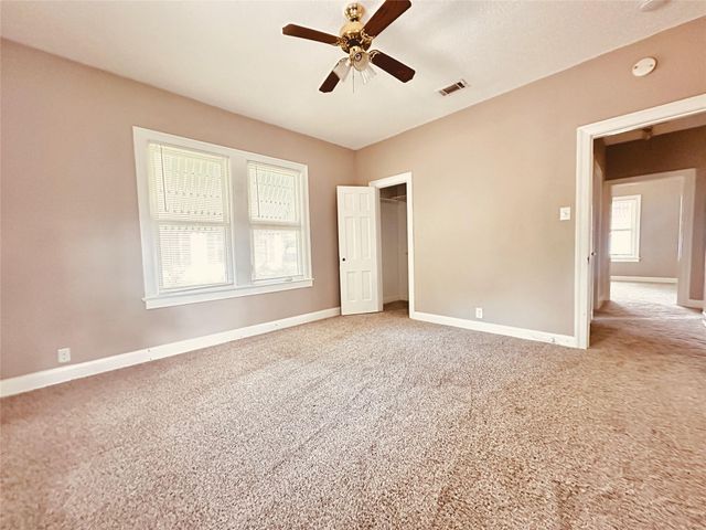 916 E 37th ST A - Front, Austin, TX 78705