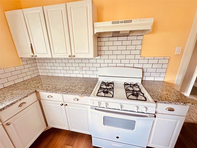 916 E 37th ST A - Front, Austin, TX 78705