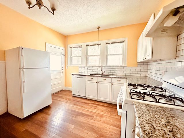 916 E 37th ST A - Front, Austin, TX 78705