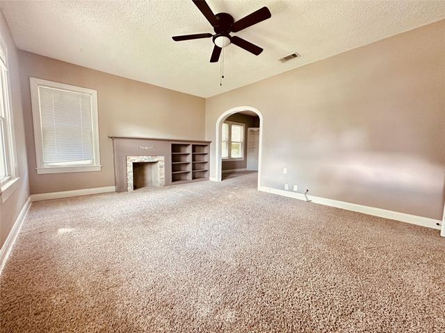 916 E 37th ST A - Front, Austin, TX 78705