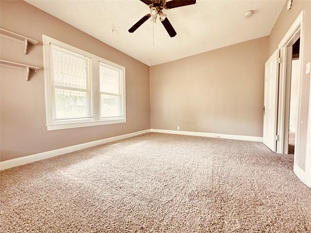 916 E 37th ST A - Front, Austin, TX 78705