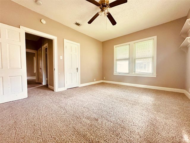 916 E 37th ST A - Front, Austin, TX 78705