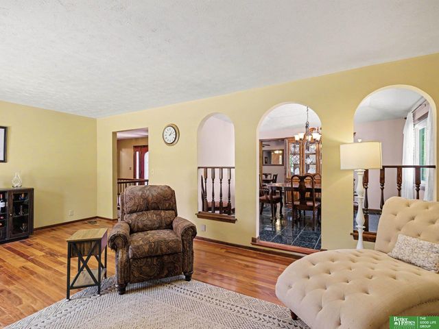 515 Bellevue Boulevard N, Bellevue, NE 68005