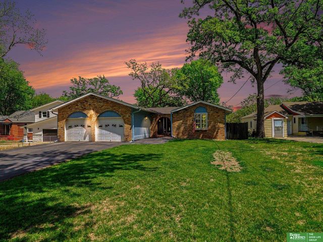 515 Bellevue Boulevard N, Bellevue, NE 68005