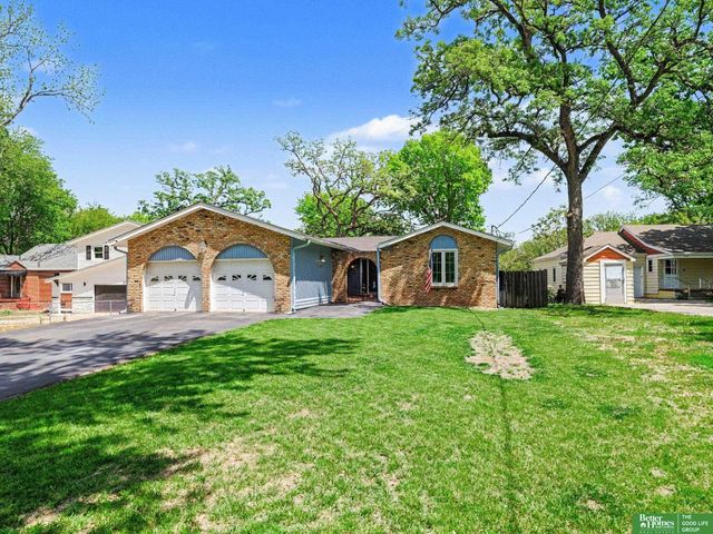 515 Bellevue Boulevard N, Bellevue, NE 68005