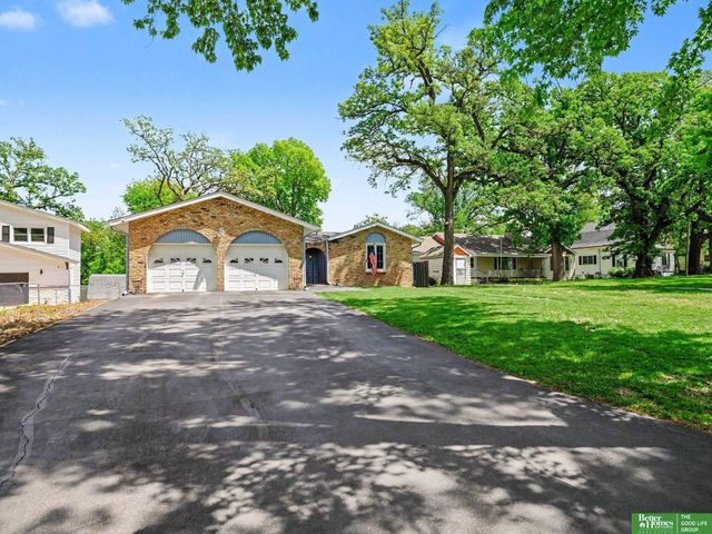 515 Bellevue Boulevard N, Bellevue, NE 68005