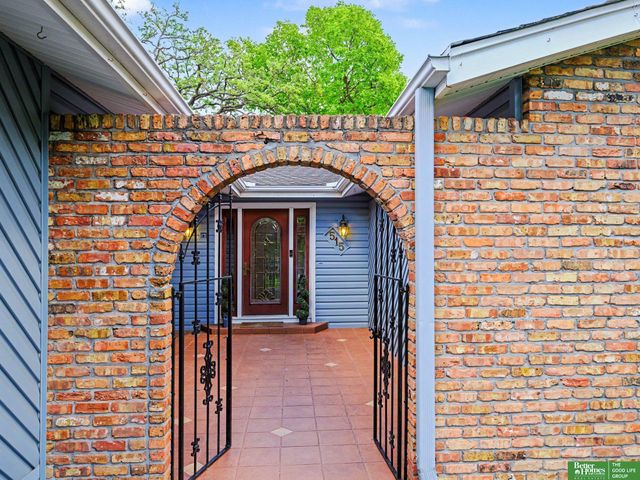 515 Bellevue Boulevard N, Bellevue, NE 68005