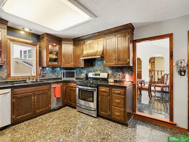 515 Bellevue Boulevard N, Bellevue, NE 68005
