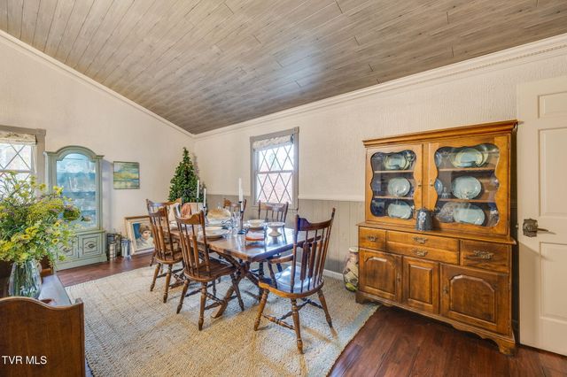 8651 Curtiss Hill Road, Pound, VA 24279