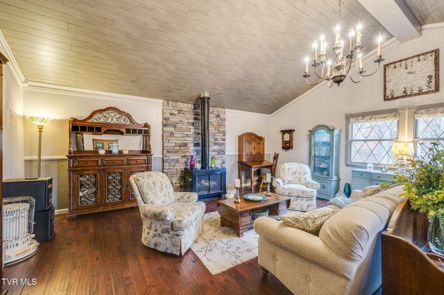 8651 Curtiss Hill Road, Pound, VA 24279