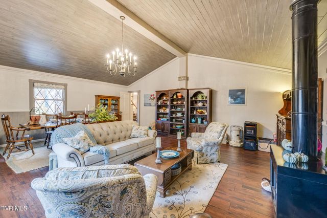 8651 Curtiss Hill Road, Pound, VA 24279