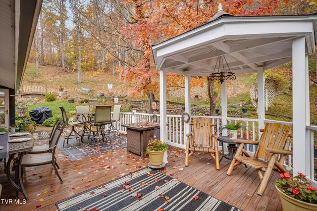 8651 Curtiss Hill Road, Pound, VA 24279