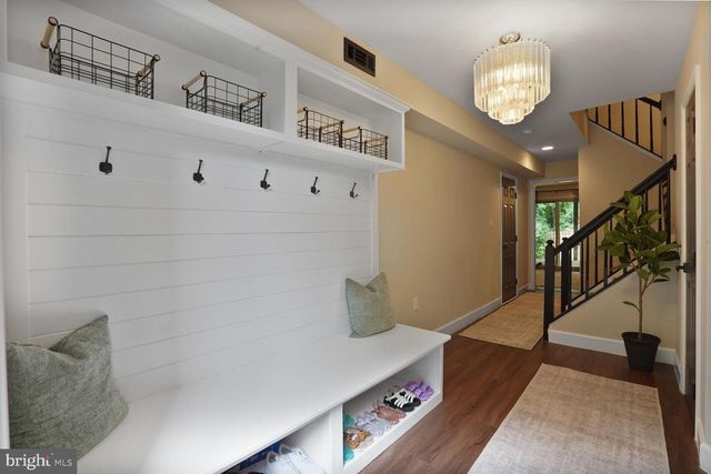 6705 SUNSET WOODS CT, Burke, VA 22015