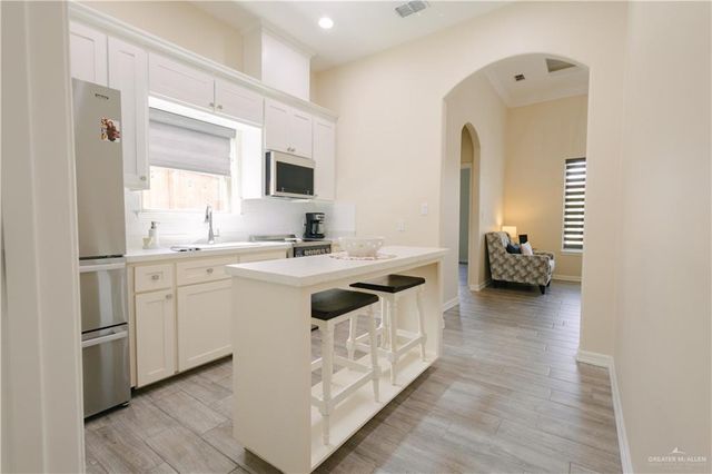 2006 Lake Front Drive, Mission, TX 78572