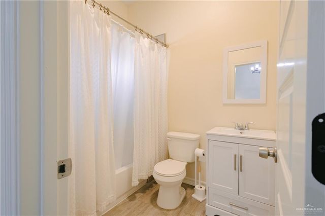 2006 Lake Front Drive, Mission, TX 78572