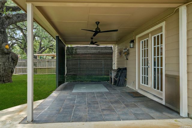 8914 Oakwood Ct, San Antonio, TX 78240
