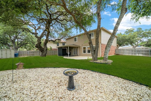 8914 Oakwood Ct, San Antonio, TX 78240