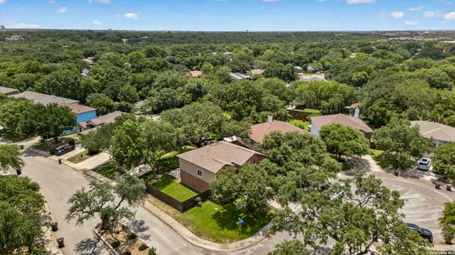 8914 Oakwood Ct, San Antonio, TX 78240