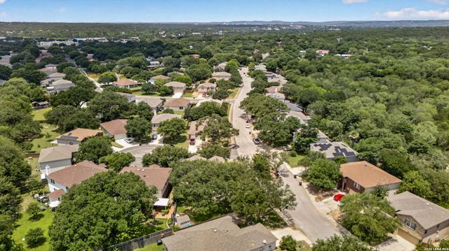 8914 Oakwood Ct, San Antonio, TX 78240