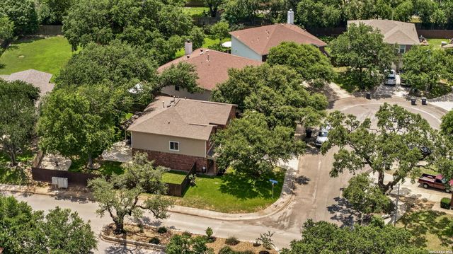 8914 Oakwood Ct, San Antonio, TX 78240
