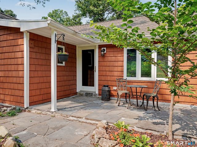 22 Ridge Road, New Fairfield, CT 06812