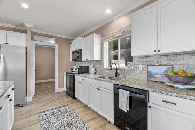 30 Timber Hills Lane, Mineral Wells, TX 76067