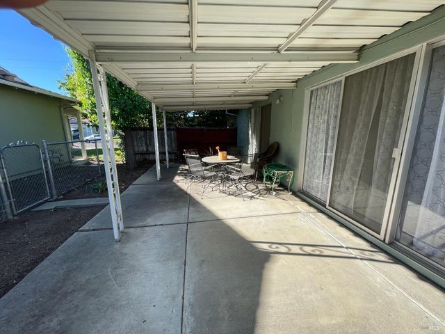 144 Monterey Dr, Vacaville, CA 95687