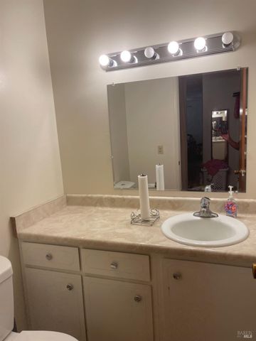 144 Monterey Dr, Vacaville, CA 95687