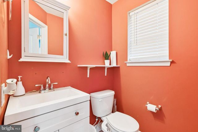 26 N POPLAR AVE, Maple Shade, NJ 08052