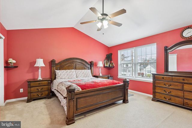 26 N POPLAR AVE, Maple Shade, NJ 08052