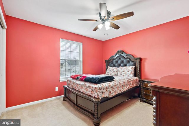 26 N POPLAR AVE, Maple Shade, NJ 08052