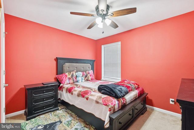 26 N POPLAR AVE, Maple Shade, NJ 08052