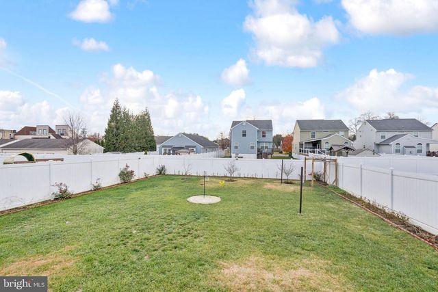 26 N POPLAR AVE, Maple Shade, NJ 08052