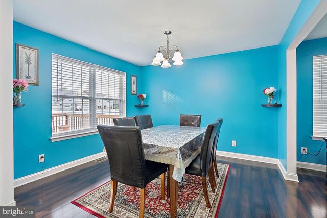 26 N POPLAR AVE, Maple Shade, NJ 08052