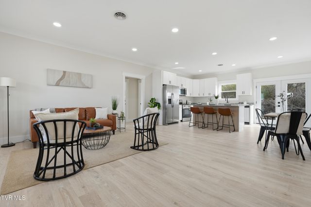 403 Lynnwood Drive, Bristol, VA 24201