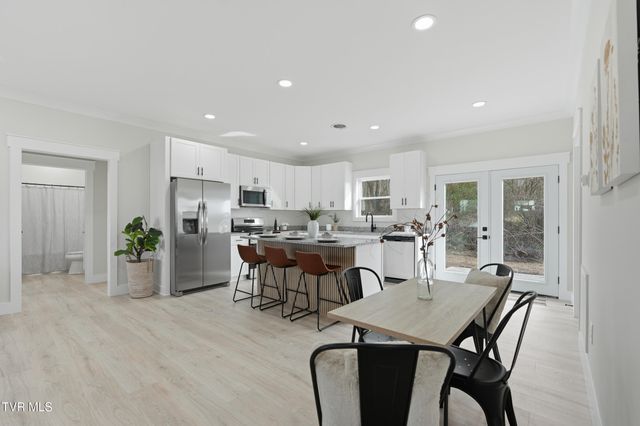 403 Lynnwood Drive, Bristol, VA 24201