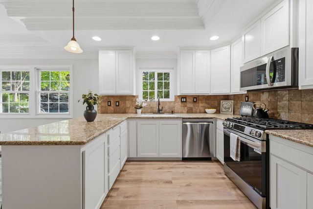 3885 Clover Valley Rd, Rocklin, CA 95677