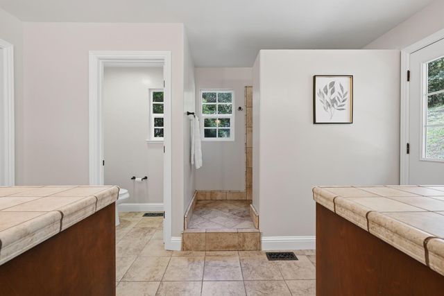 3885 Clover Valley Rd, Rocklin, CA 95677