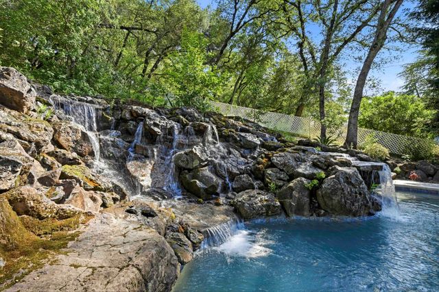 3885 Clover Valley Rd, Rocklin, CA 95677