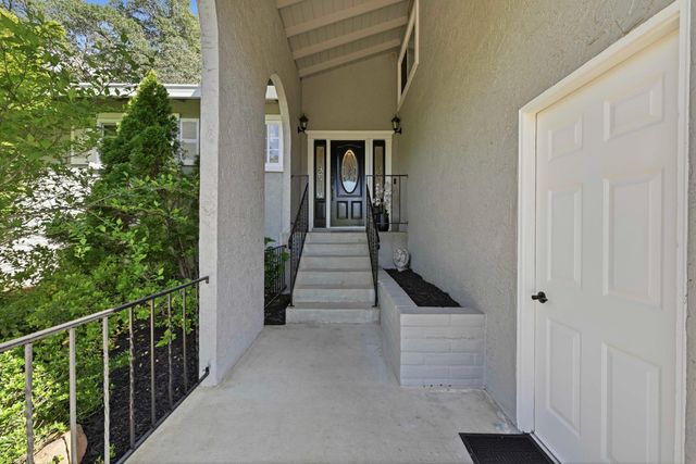 3885 Clover Valley Rd, Rocklin, CA 95677