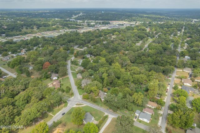 620 W South Street, Neosho, MO 64850