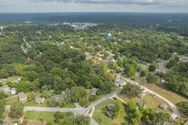 620 W South Street, Neosho, MO 64850