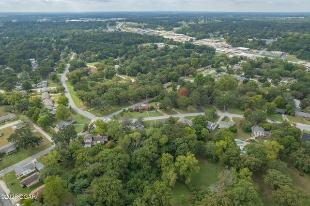 620 W South Street, Neosho, MO 64850