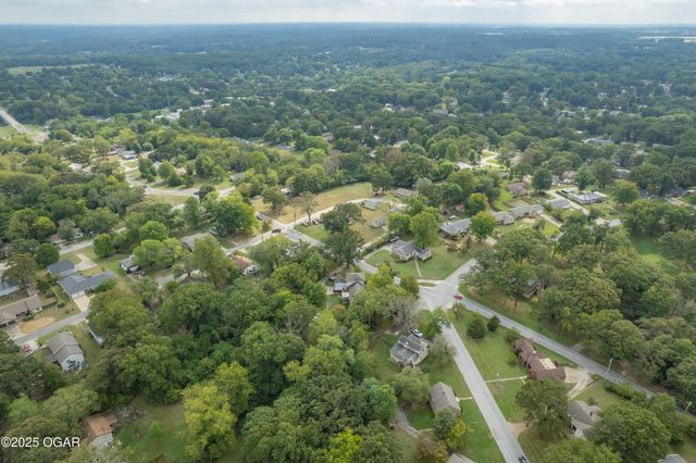 620 W South Street, Neosho, MO 64850